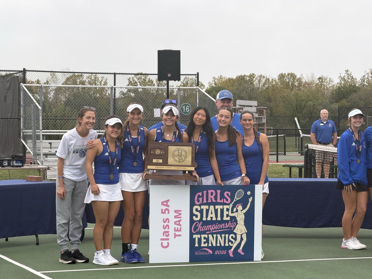 It’s a 5-Peat 🏆🏆🏆🏆🏆

Andover High is your 5A Girls Tennis Champs!