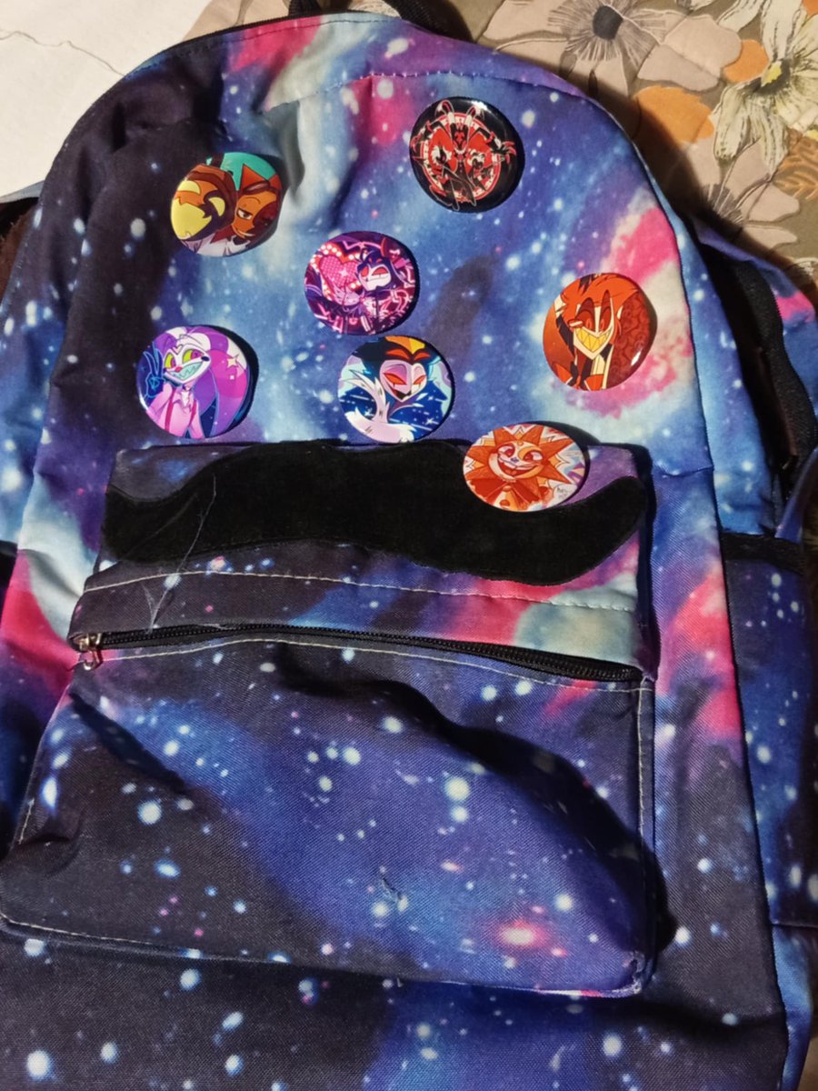 Bogit0717's tweet image. My Helllavers collection so far! (+ stickers)
#helluvaboss #hazbinhotel #hellavers