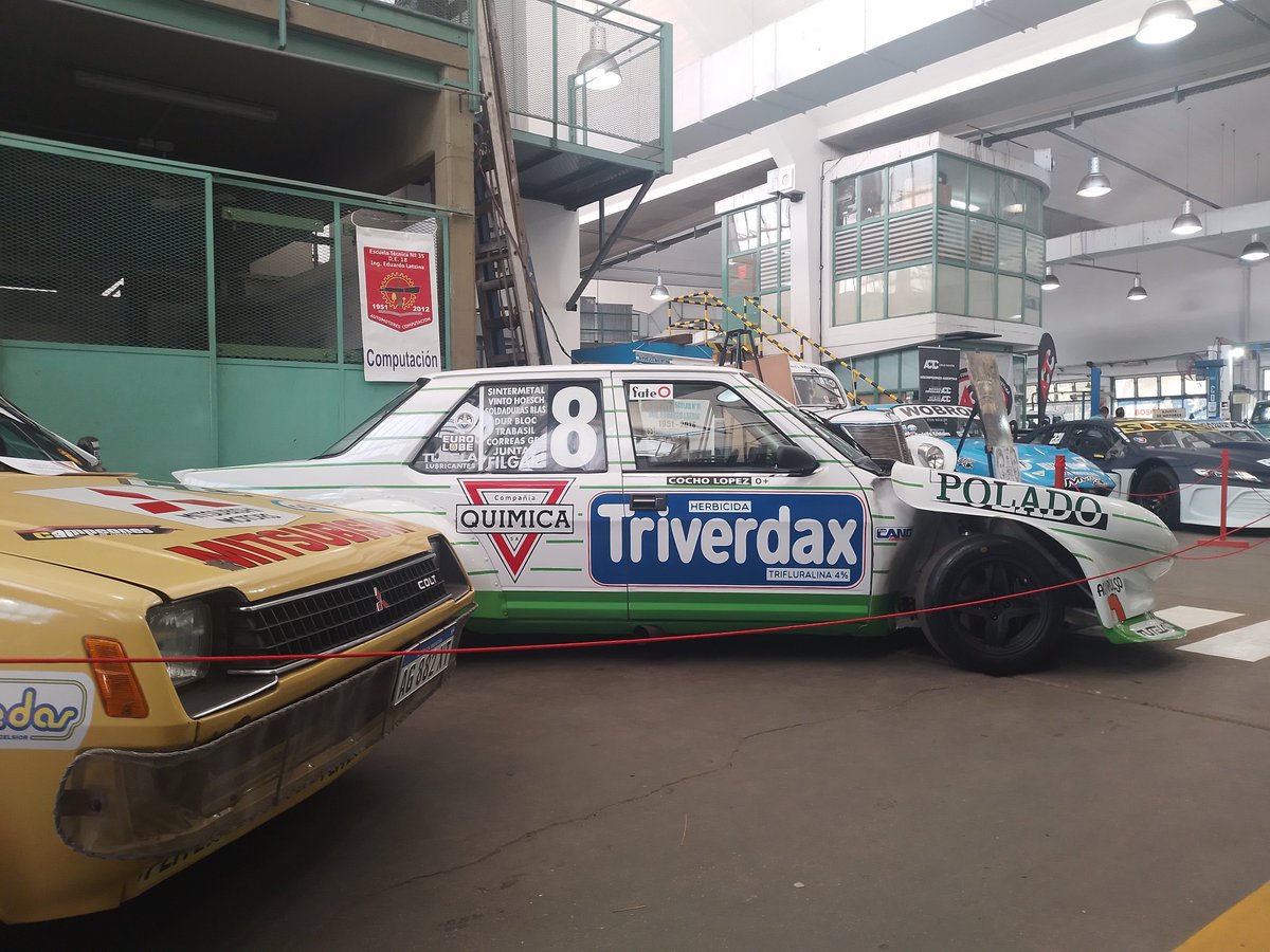 #AutosdelPodioQue grata sorpresa en la Expo Escuela Técnica Nº 35 “Ing. Eduardo Latzina”. <a href="/Gusdriver/">G Der Ohanessian</a> <a href="/LopezCocho/">Cocho Lopez</a> <a href="/medinabrogarage/">MedinaBrothersGarage</a> #regattavencedor