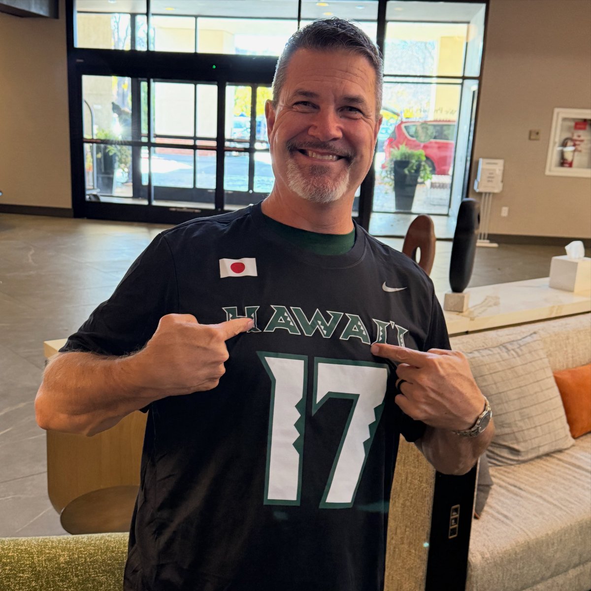 RobDeMelloKHON's tweet image. Hawai’i football legend, 2x Super Bowl champion Jason Elam in attendance for Rainbow Warriors game at Colorado State • UH kicker Kansei Matsuzawa enters the game tied w/ Elam for program record of 20 consecutive made field goals • Kickoff at 1pm HST 📸 via John Veneri who will…