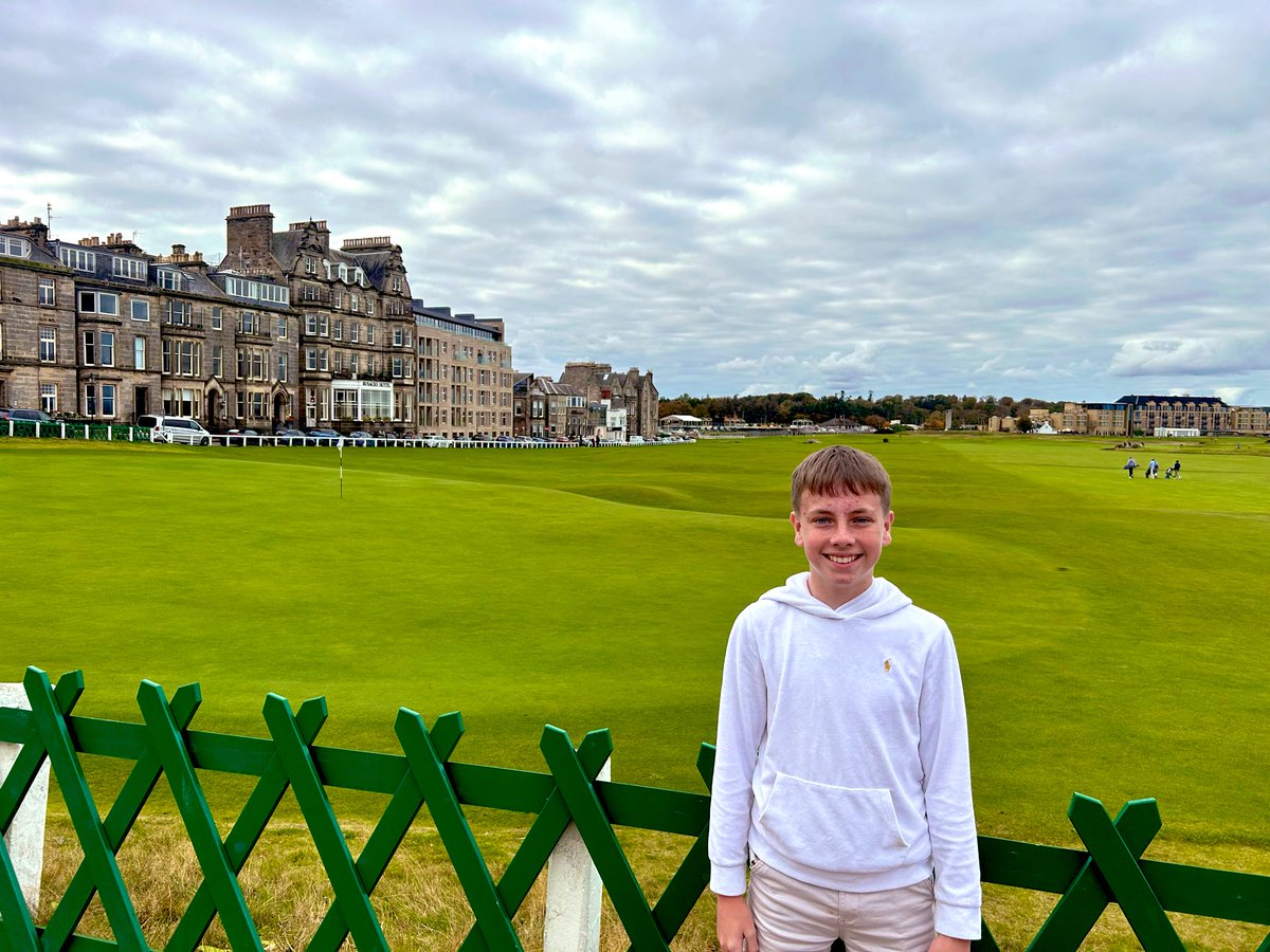Wee man has become golf daft and was bursting my chops, so we took a road trip to St Andrews. Some place to be fair, great atmosphere and just feels special 🏴󠁧󠁢󠁳󠁣󠁴󠁿⛳️🏌️‍♂️#pottsysontour #standrews