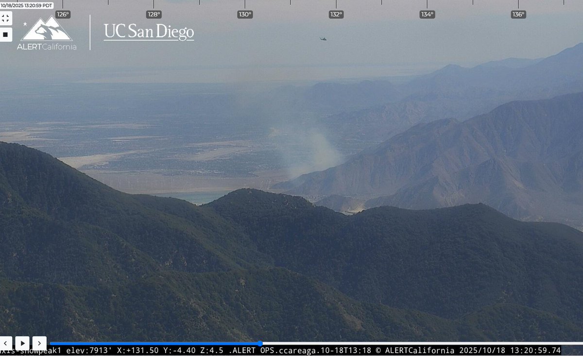 engineco16's tweet image. #ParkmeadFire Hwy. 111 x/Gateway (the road to the tram) #PalmSprings. Aircraft from Hemet enroute, not much smoke left.