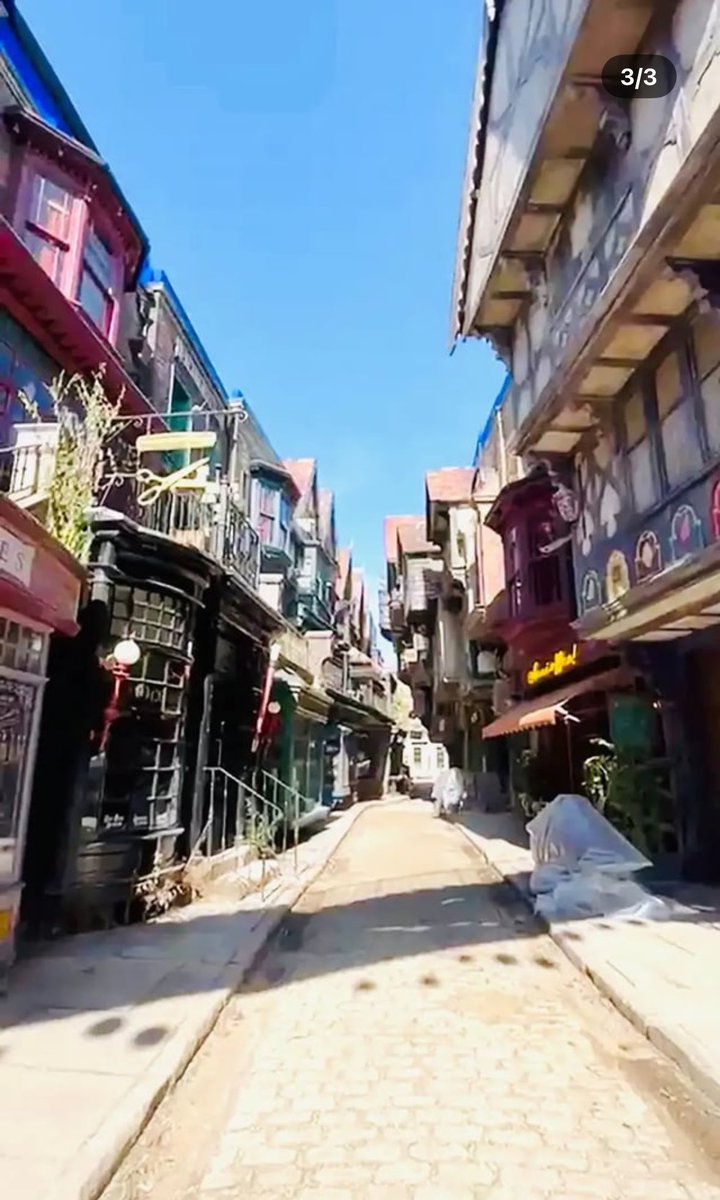 Harry Potter dizisi için kurulan Diagon Yolu platosu’na yakından bakın
