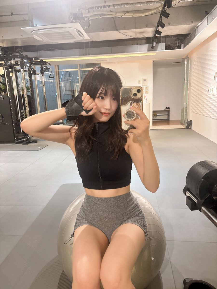 Tsumu_trekatsu's tweet image. シックなウェアが最近好きです🌙
似合うかな？