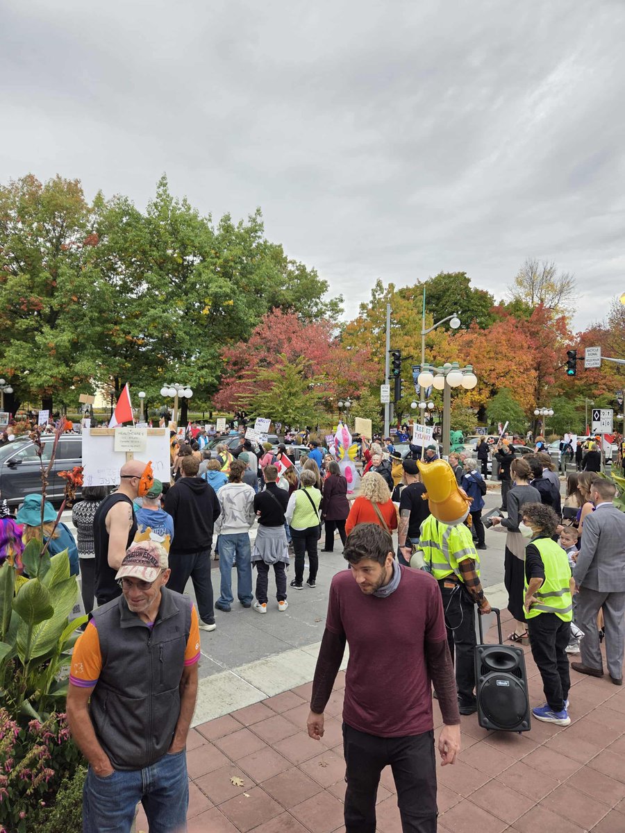 cmpcaron_caron's tweet photo. No Tyrants Ottawa Canada #NoKingsOct18 #NoTyrants #NoDictators #SayNOtoFascism #ThinkWhileYouCan https://t.co/97XIxg2j7s