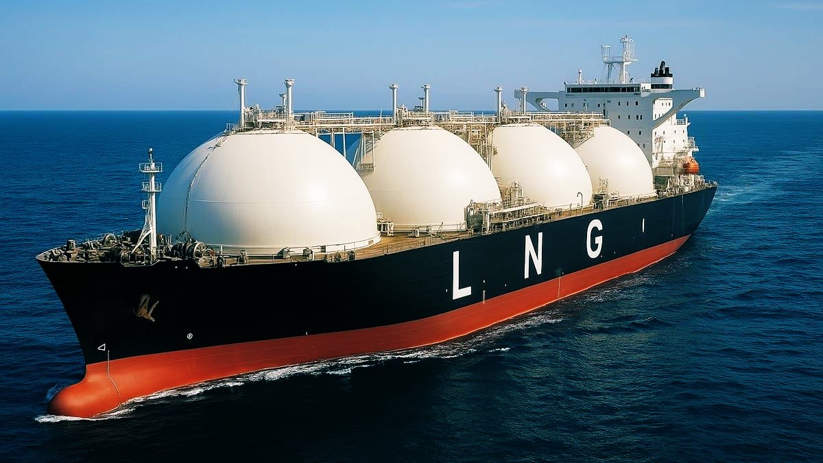EchelonEnergy's tweet photo. The fleet of alternative-fuel capable ships is expected to nearly double by 2028, with LNG, methanol, ammonia and hydrogen leading the pipeline. Policy clarity must catch up to maintain momentum. #EchelonView #Transition https://t.co/40w4EYztor