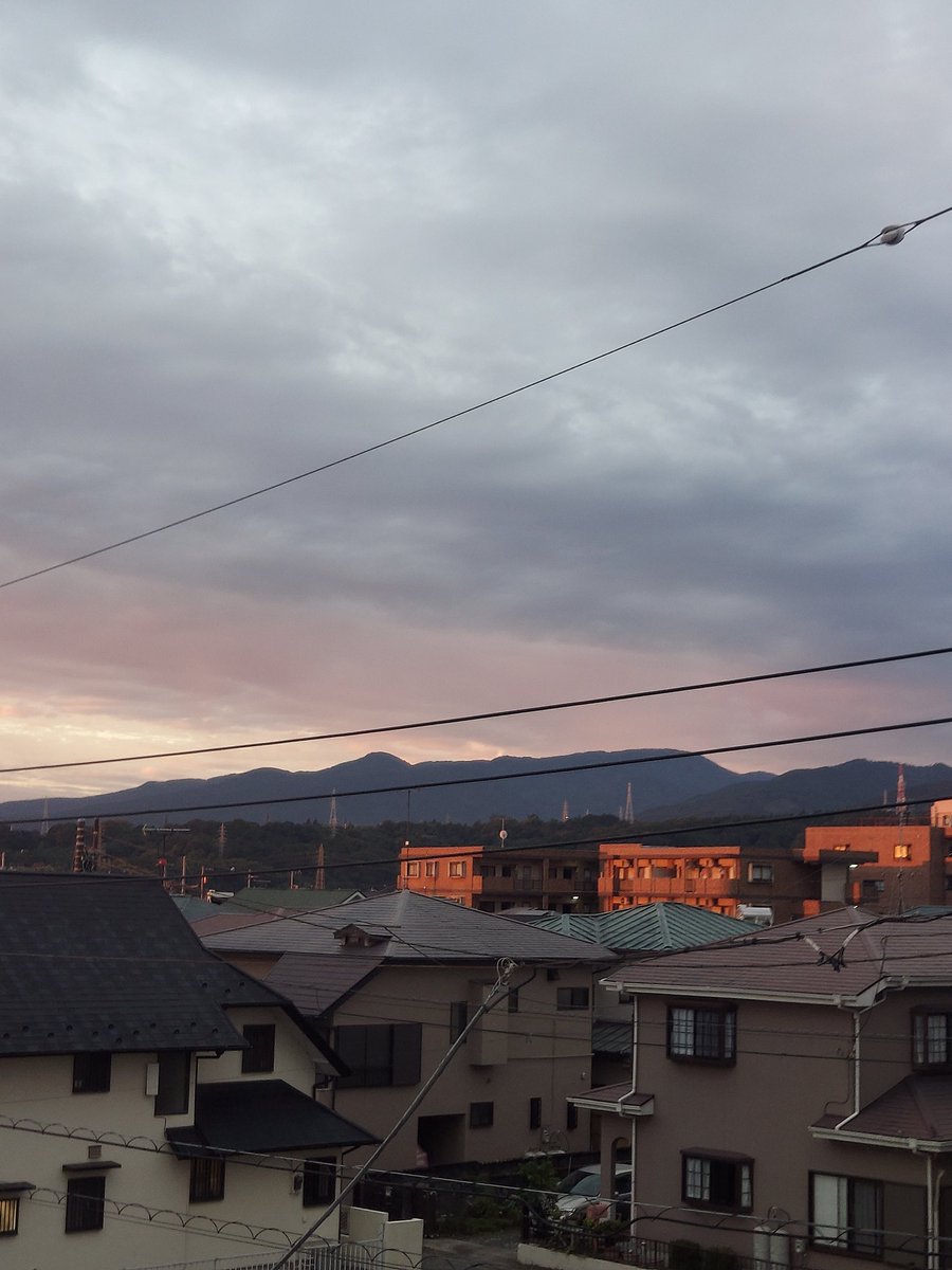 ttstera's tweet photo. おはようございます☺️日曜日です🎵まだ雨は降ってない🤗午前中だけでも雨が降らないといいな～🙄これから大観山越えて三島方面にツーリング…ちょっと期待していい？🤔
#イマソラ
#箱根大観山
#ATCJ https://t.co/9oRN1923dw