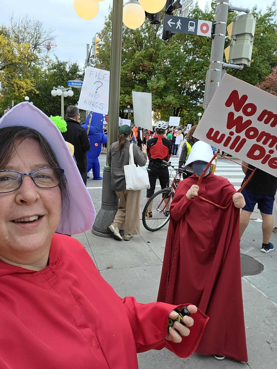 cmpcaron_caron's tweet photo. No Tyrants Ottawa Canada #NoKingsOct18 #NoTyrants #NoDictators #SayNOtoFascism #ThinkWhileYouCan https://t.co/97XIxg2j7s