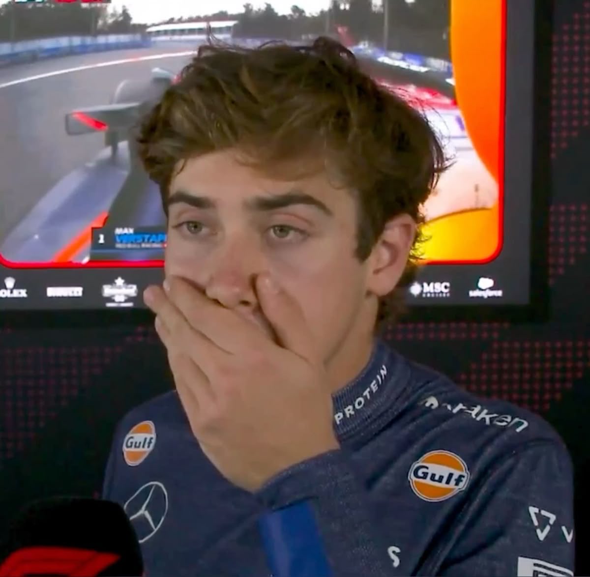 Oh man, here we go again 
Ni un minuto y ya cayó el primer auto de la qualy 🫣