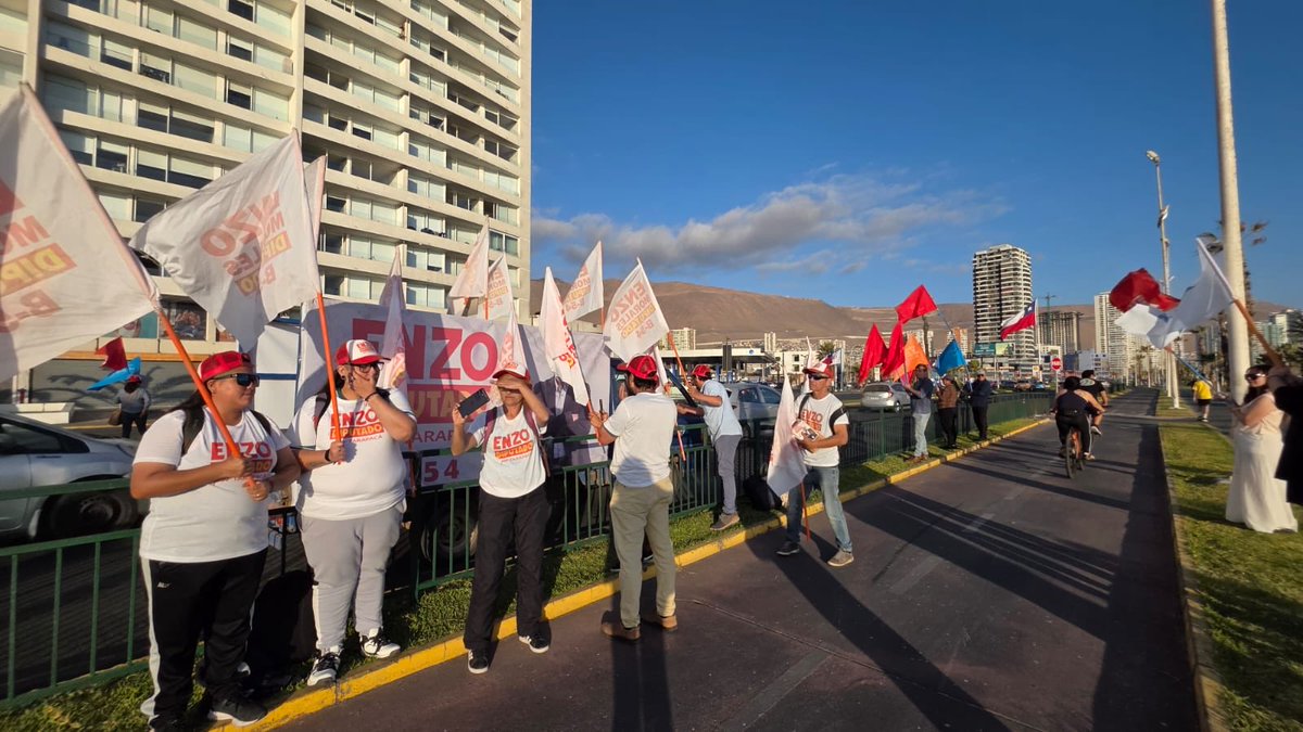 🇨🇱 Estuvimos en el Banderazo por Jeannette Jara, acompañando con alegría y convicción este camino por un Chile más justo y una Tarapacá con futuro. 

#JeannetteJaraPresidenta #EnzoXTarapacá #Tarapacá #Iquique #AltoHospicio #Unidad #Chile