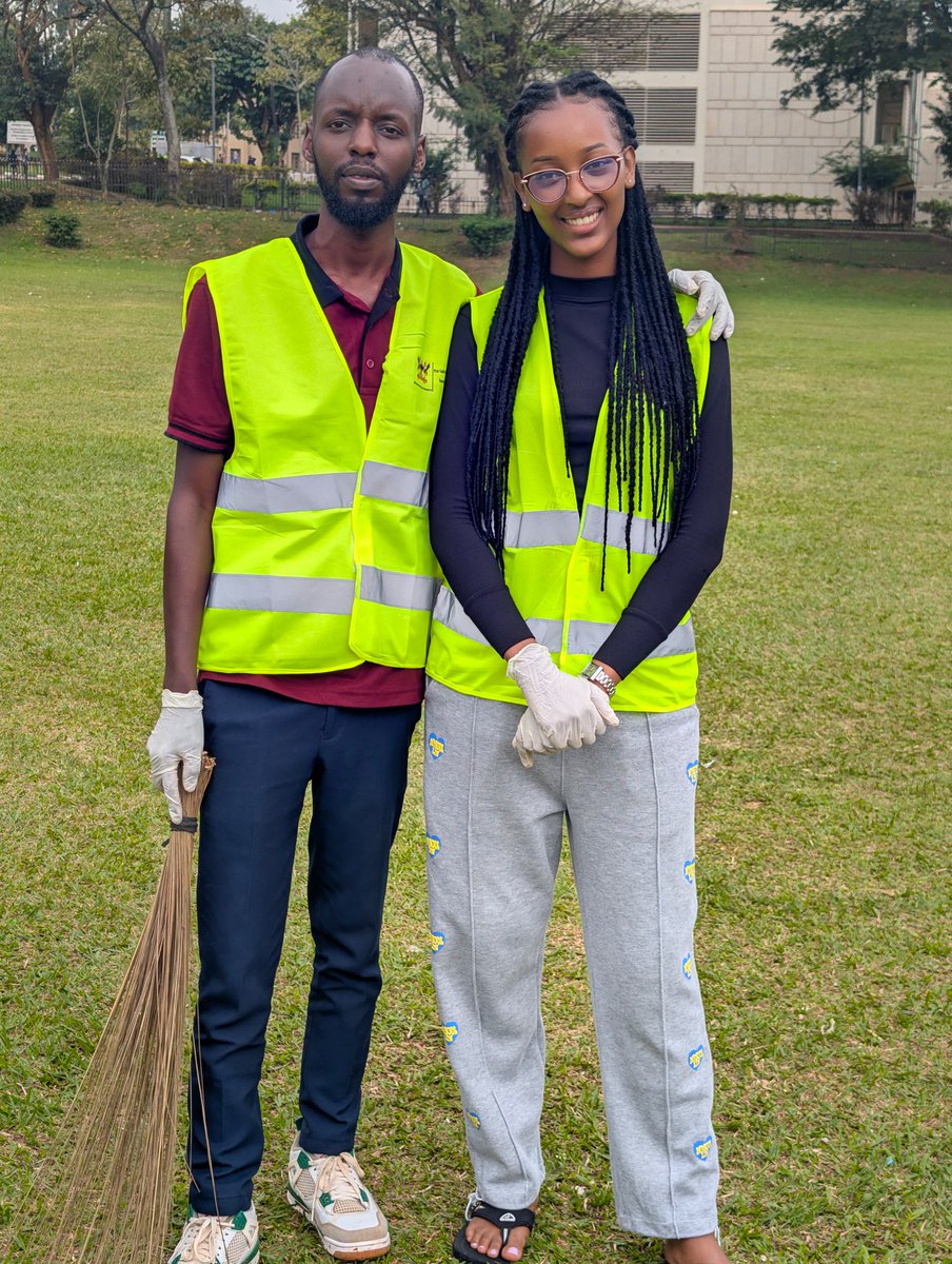 Hatua Pamoja: Day one ✅️

The campaign is on.... 

Educate, Reduce, Eliminate 

#NoSingleUsePlastics 
#SsentamuGovernment