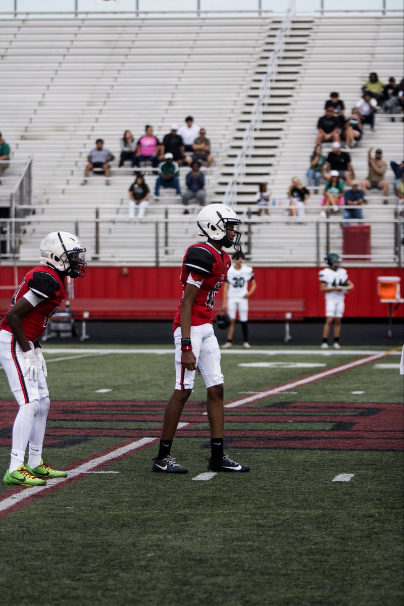 Ja1denn12's tweet photo. 🤘🏾 proud to be part of the hill #GodIsGood #quarterback #Classof2029 #onedream https://t.co/LSO2Y4R5HB