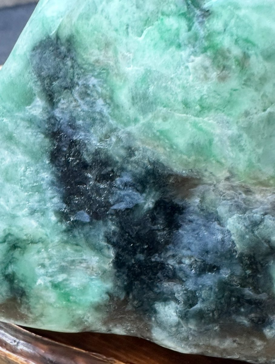 糸魚川翡翠 金山産⭐︎瑞波 糸魚川翡翠(金山谷産) SA 勾玉 】 国産