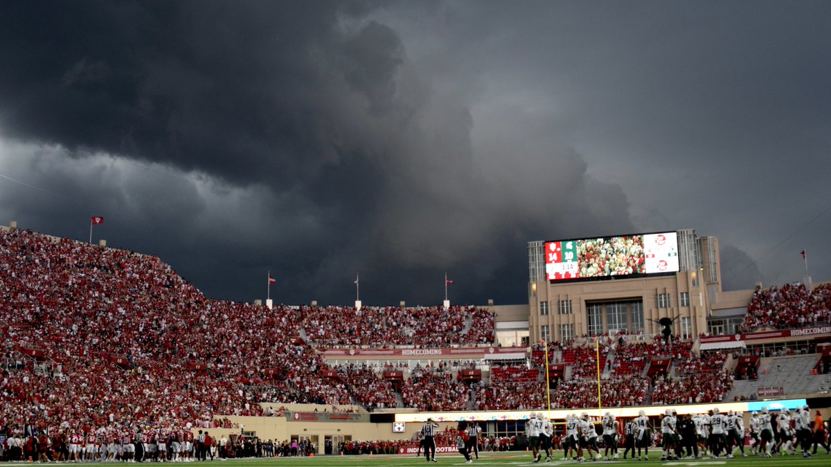 SethTow's tweet photo. Photo Seth got the shot 📸 #iufb https://t.co/B1JzZJr6Yt