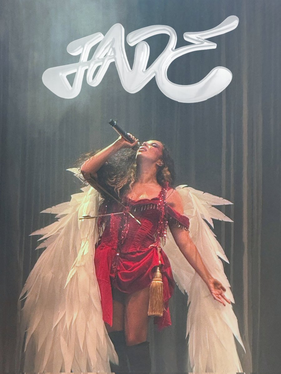 1nclusionRider's tweet photo. I'd love to know who at @Grindr has a vendetta against our Jade! Left out of Mother of the Year, Album of the Year, Song of the Year, Music Video of the Year and Choreo of the Year! Are you serious?! Catch yourselves on,  Grindr..
#GrindrUnwrapped #Grindr #JADE
 📸 Cred @Cazzerz https://t.co/SzfiF27Dsz