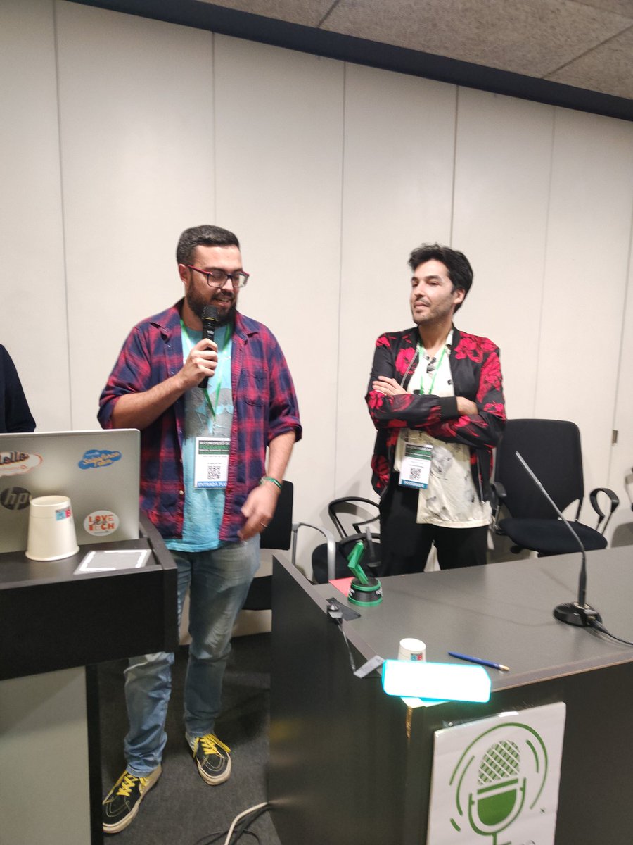 Ganador al Premio Mejor Podcaster Masculino <a href="/OriolV_M/">Oriol Vall-llovera</a> 
Recogió el premio <a href="/pablo_sdr/">Spuny</a>