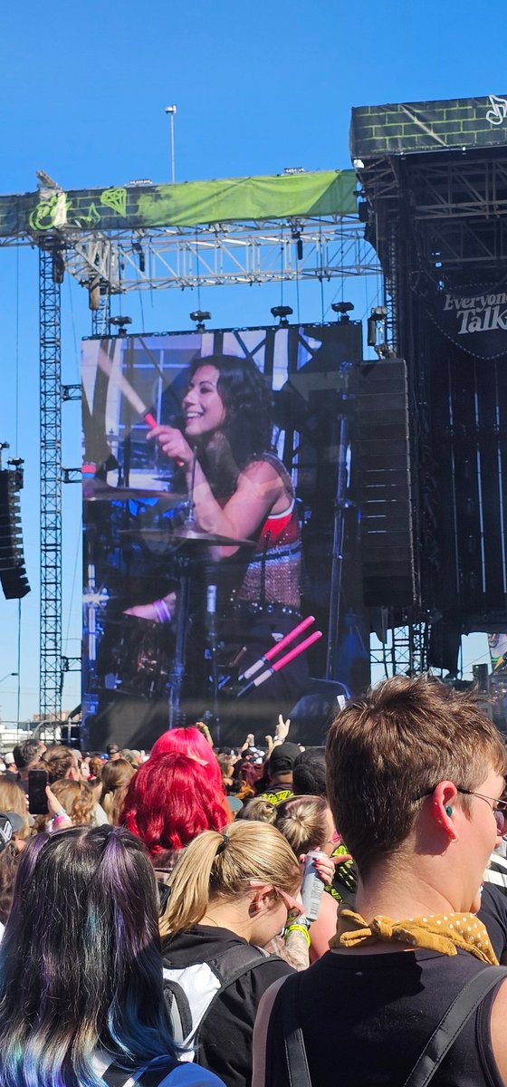 BeAnToWn372's tweet photo. The only reason to be in Vegas this weekend!!  @whenwewereyoung @Summerset @JessBowen https://t.co/f36ETiIjtA