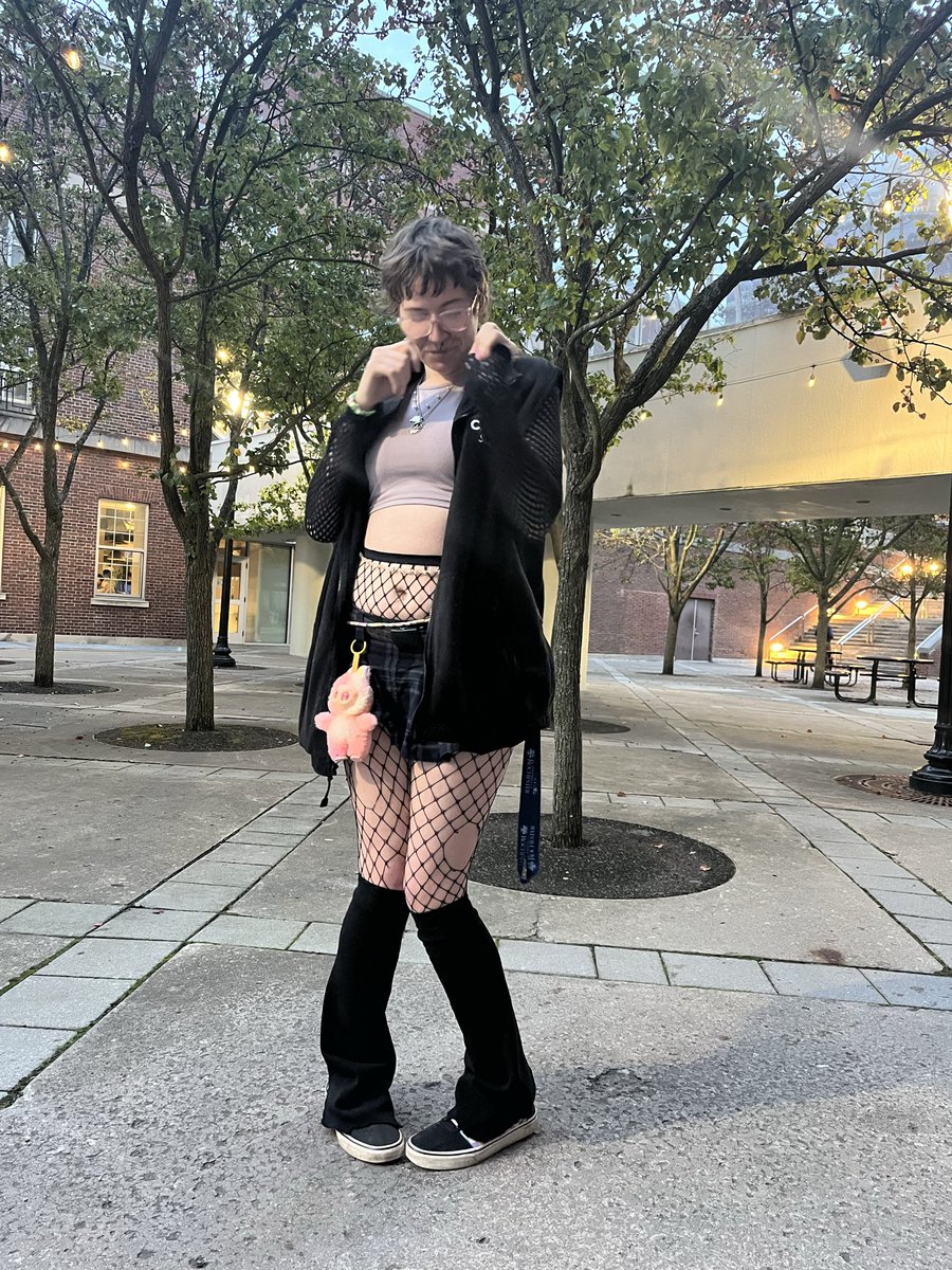 I wanna be ur emo girl 💜🖤🤍💜🖤💜🤍