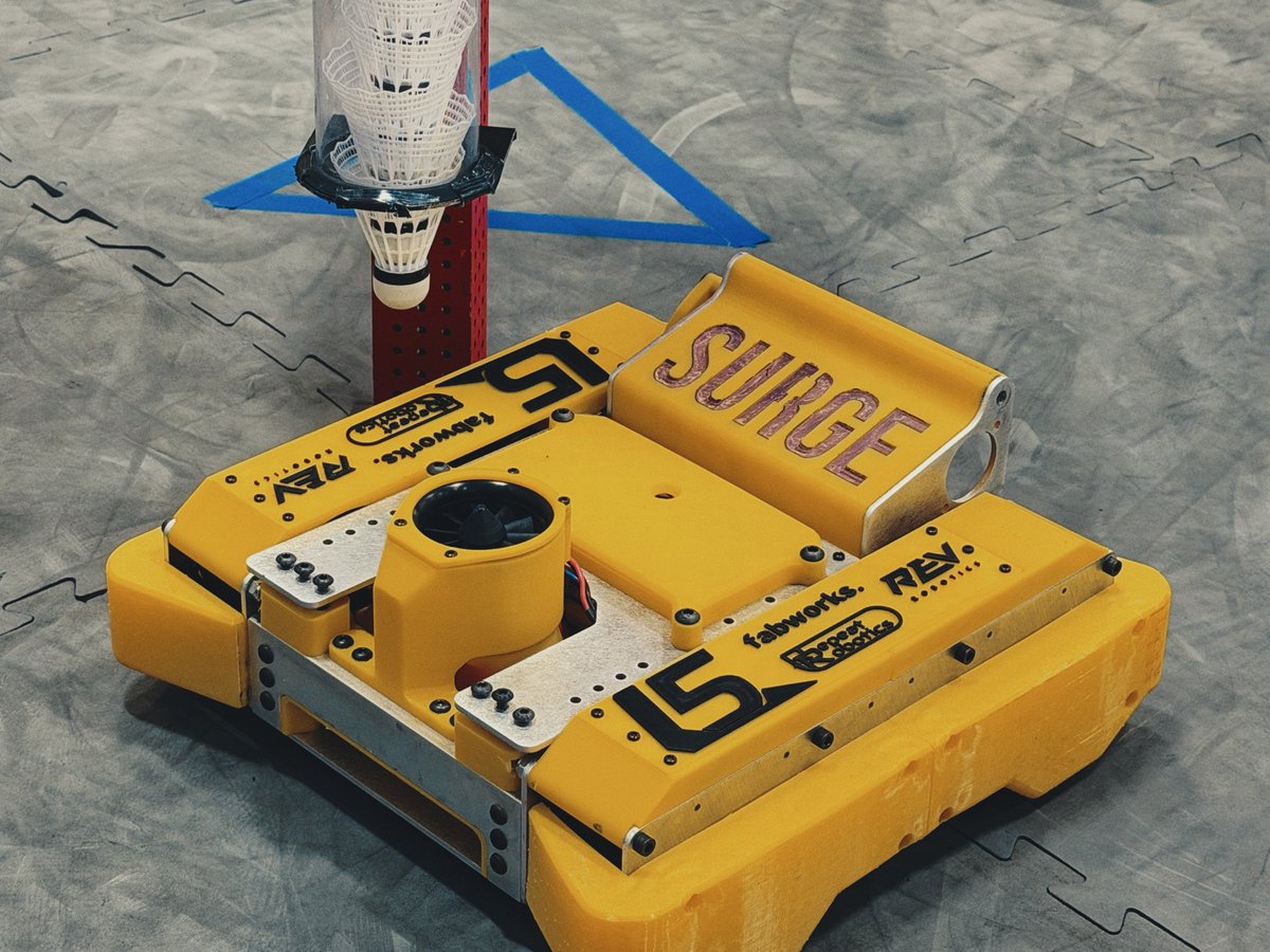 amit_ajwani's tweet image. Running a robotics competition in Ventura today. Teams traveled here from all over the country.
My co-founder Lucas has been competing in robotics since he was 14.
He hated how there weren’t any good competitions after high school so he made his own. He even mentors everyone…