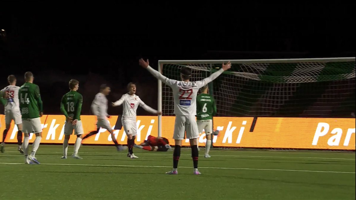 They fokking did it! 2025 is the gift that keeps on giving! Brilliant boys! Try again next season Peas 🫛 HAHAHAHAHA
#SWEETREVENGE ÁFRAM VÍKINGUR ❤️ 🖤