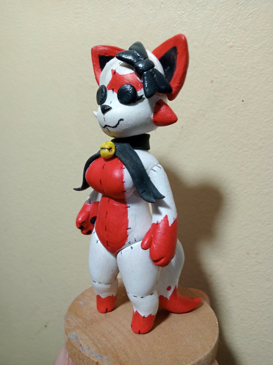 Figura de porcelana que hice de Lyra  ,,>w<,,💞
(Personaje de mi amigo <a href="/sleepysacha/">festivesacha</a>)

#furryart #furryoc
