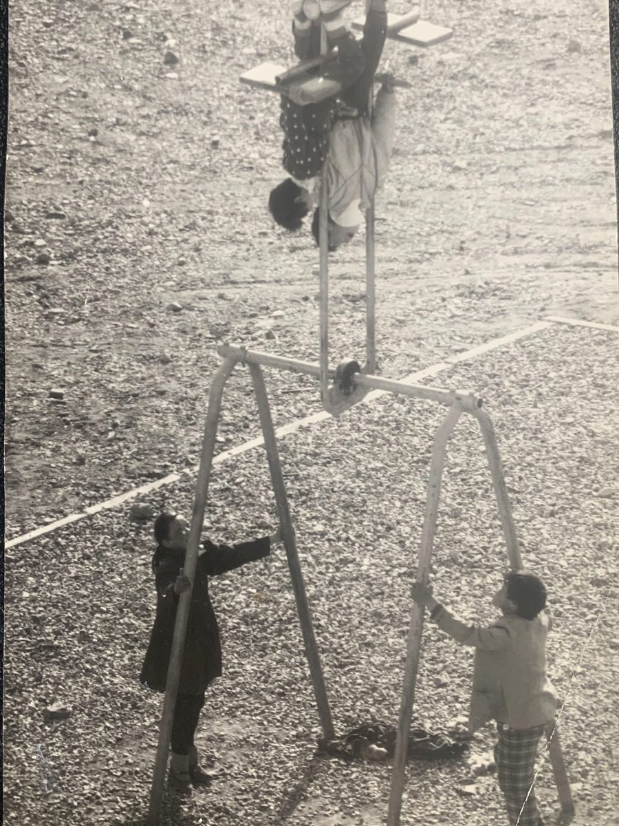 Савлууран дээр (1970-аад он)

Зурагчин: М.Лхагвасүрэн ©1970s

Kids swinging wildly, 1970s

Photographer: Lkhagvasuren Mishig ©1970s