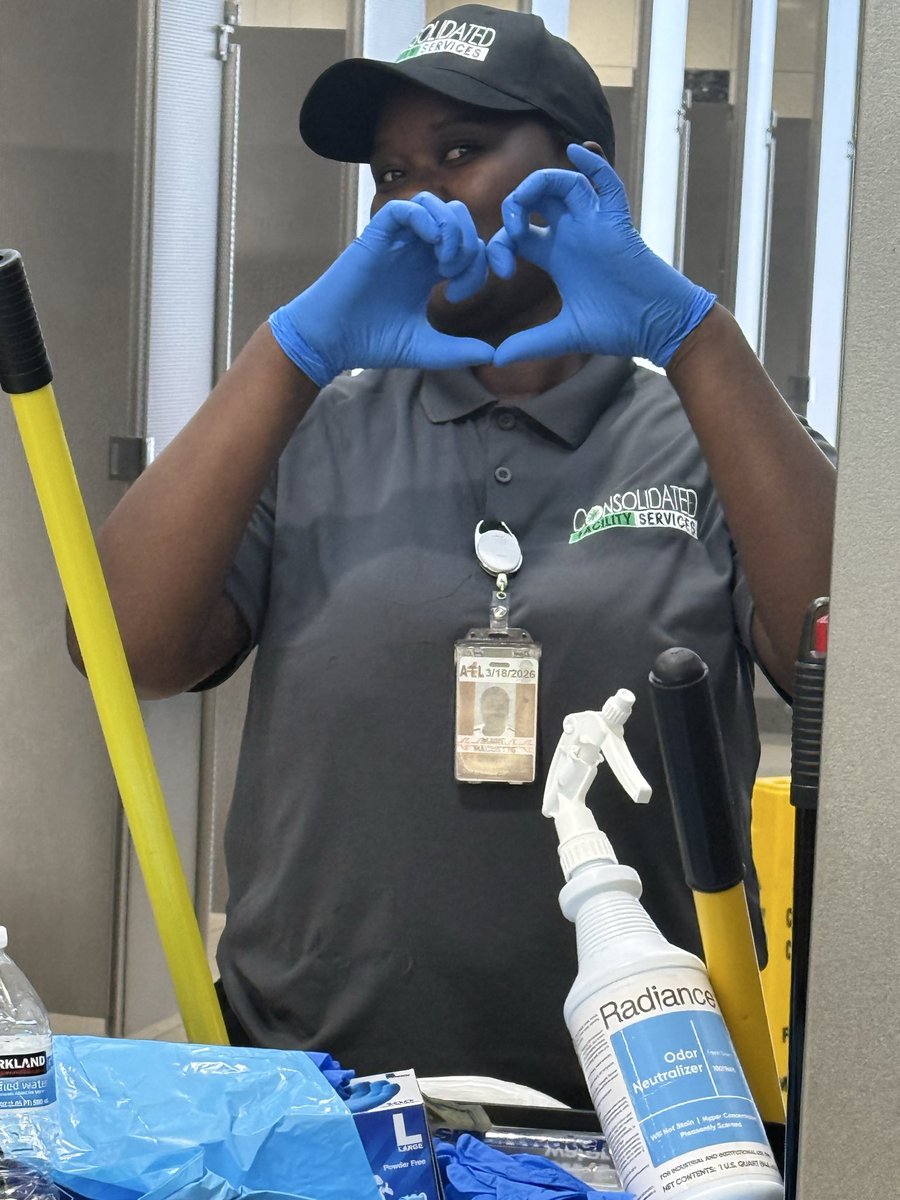 Happy weekend friends! I’m vibing….🇺🇸🚀🫶🏼❤️