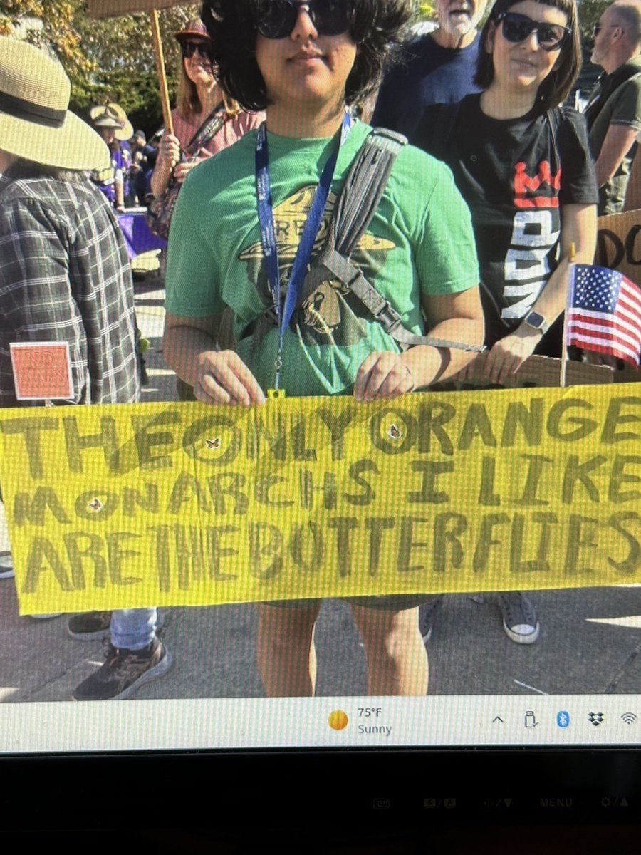 tcboyle's tweet image. From the Vallejo No Kings rally, courtesy of Marie.