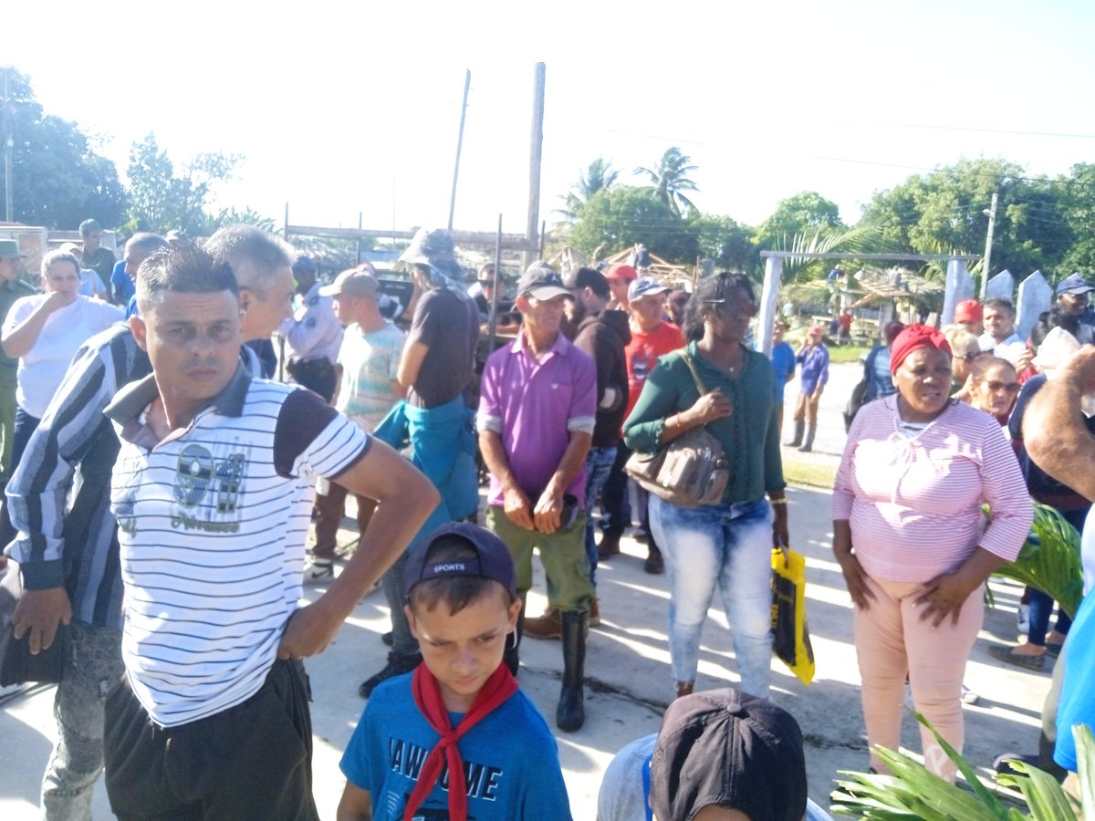 DaniloEstr42753's tweet image. Se realizó el acto resumen del ejercicio defensivo territorial en la zona de defensa 211105 del consejo popular combate de las tendrías.
#Guane
#PoderPopular
#JuntosPodemos