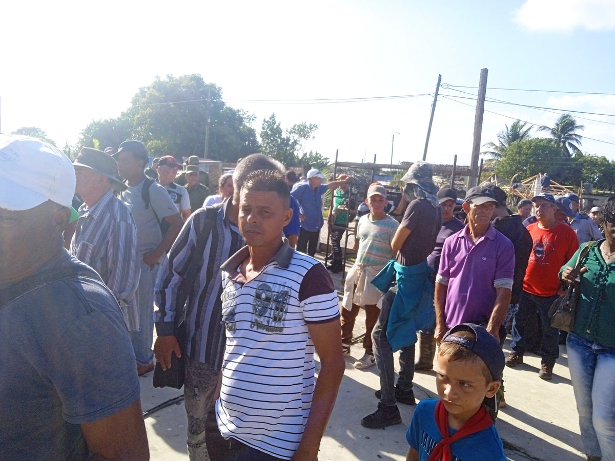 DaniloEstr42753's tweet image. Se realizó el acto resumen del ejercicio defensivo territorial en la zona de defensa 211105 del consejo popular combate de las tendrías.
#Guane
#PoderPopular
#JuntosPodemos