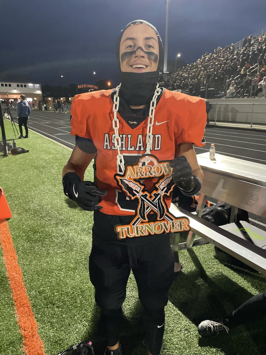 The week 9 turnover chain recap has the Arrow Defense sitting at 2️⃣4️⃣ total turnovers on the season, minimum 1 T.O. in every game…9 for 9!
In the game’s 1st series, <a href="/GLacey34/">Gunner Lacey (2026 LB)</a> scooped up a ball on the turf and returned the fumble recovery for a TD. Following the kickoff for the