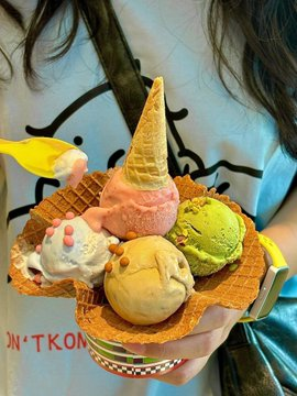 hammo2014's tweet image. Scoops of joy in every cone! What’s your go-to flavour?😇