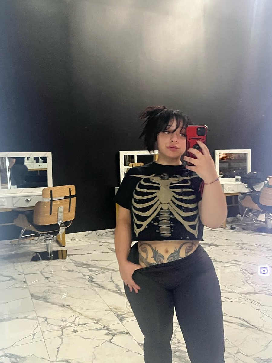 bellabreeezzy's tweet image. I’m HOT as hell 🥵✨