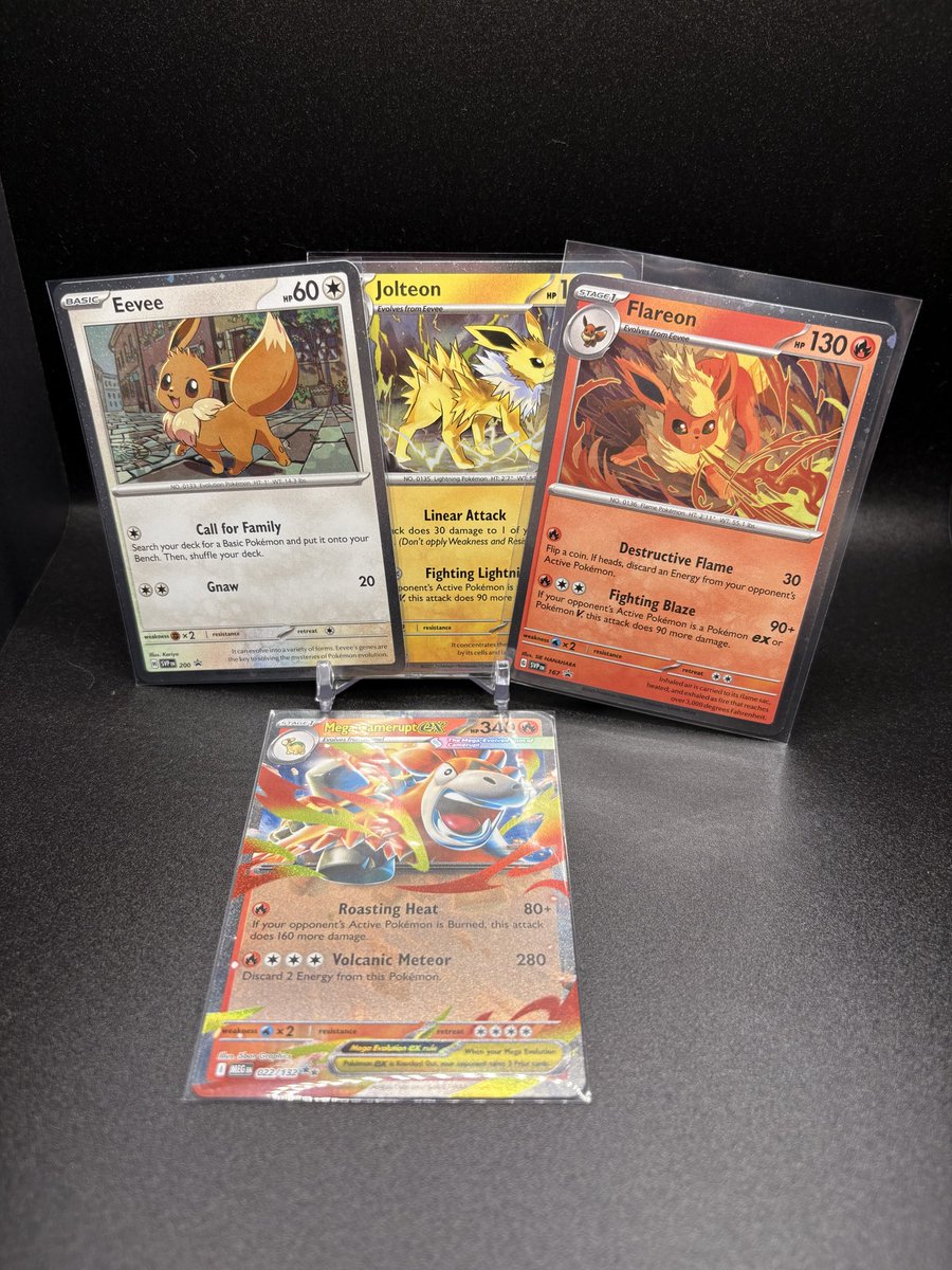 moderntcg's tweet photo. ✨ GIVEAWAY TIME ✨

To enter:

🌀Follow @moderntcg &amp; @Imortalknight12 
🌀Retweet, Like and Tag a friend! 

Winner picked 10/25. US only. #pokemon https://t.co/Wfao2bxdv1
