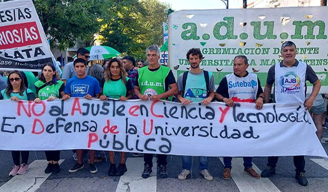 Adum profundiza el plan de lucha universitario: clases públicas el martes y posible paro de actividades el miércoles
loquepasa.net/adum-profundiz…