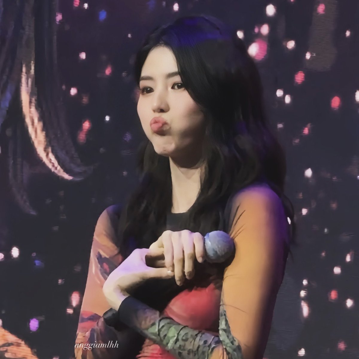 4soxee's tweet photo. CUTEEEE🥺😖

#XoheeLovedOnes_in_JAKARTA https://t.co/T26MVbocow