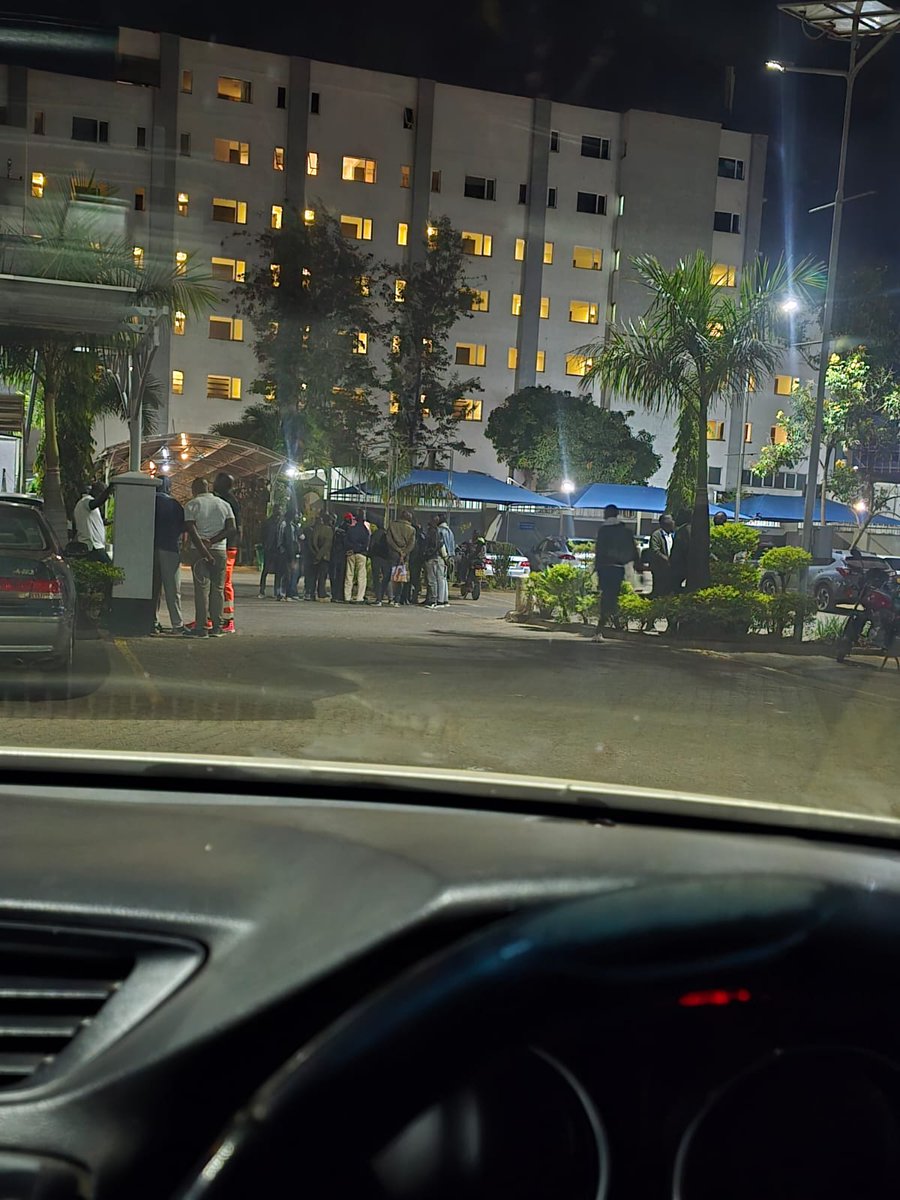 Its_wyckey's tweet photo. A crew led by thug Boy Akoth, a spanner boy for some PS, is scheming at Acacia Hotel in Kisumu to heckle and attack Babu Owino tomorrow.
These delusional idlers still can’t believe that Babu is the one running the MAN... Let them bring it on.
#restinpeacebaba Arsenal Luhya https://t.co/t6UZ0fWMnz