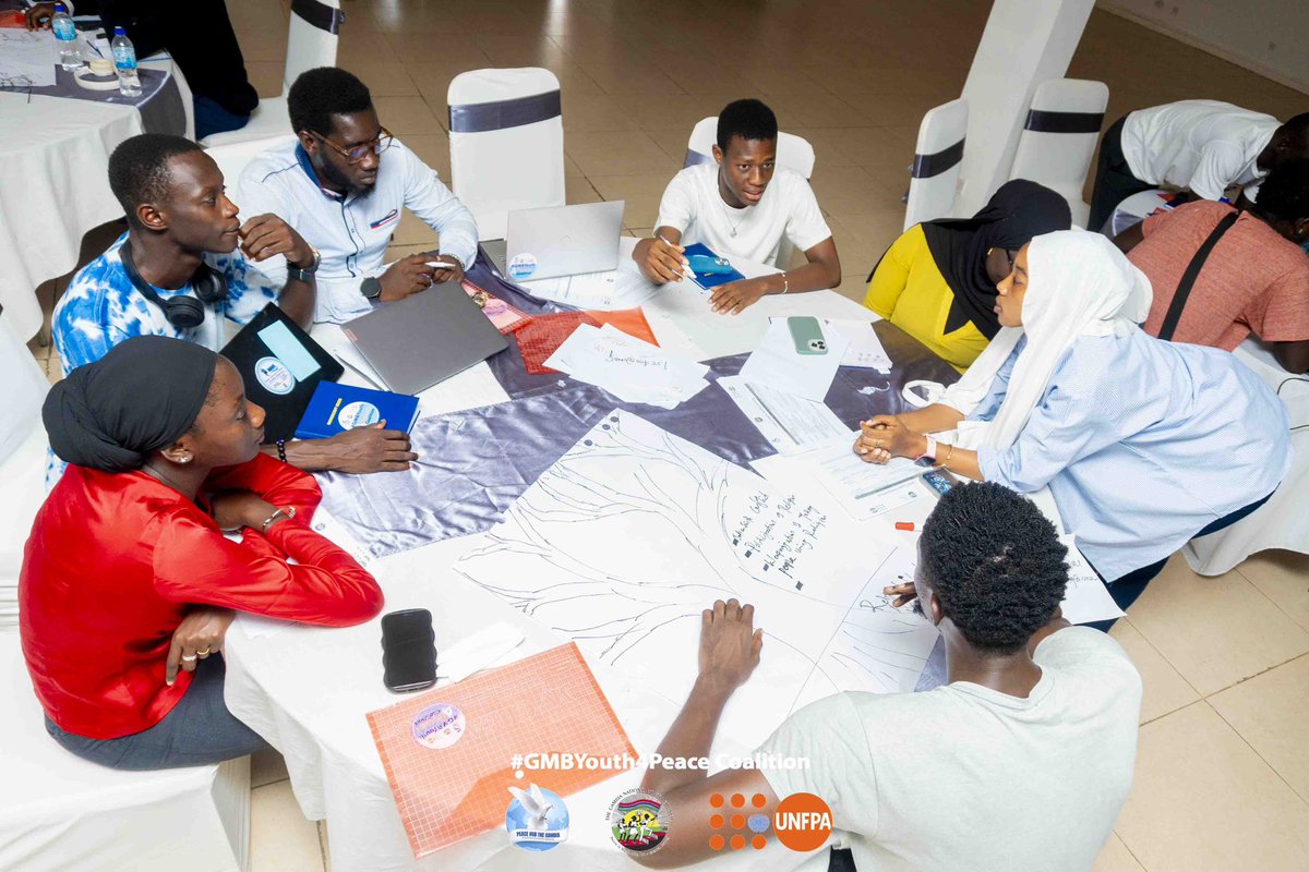 sama_ebrima's tweet photo. This past week was spent debating, LISTENING, budgeting, reflecting, learning and holding substantive conversations with fellow young people from diverse backgrounds, aimed at mapping out and proffering strategic and lasting solutions to the many factors fueling conflict in 🇬🇲 https://t.co/JUzipggF5I