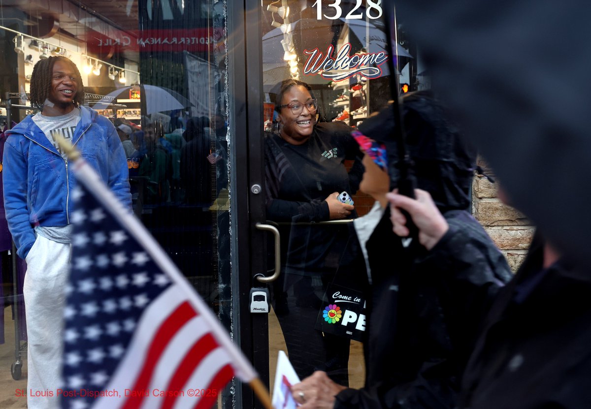 PDPJ's tweet photo. No Kings protest in St. Louis, more coverage at @stltoday https://t.co/n5JtyBShI1 https://t.co/pNfi5LNk65