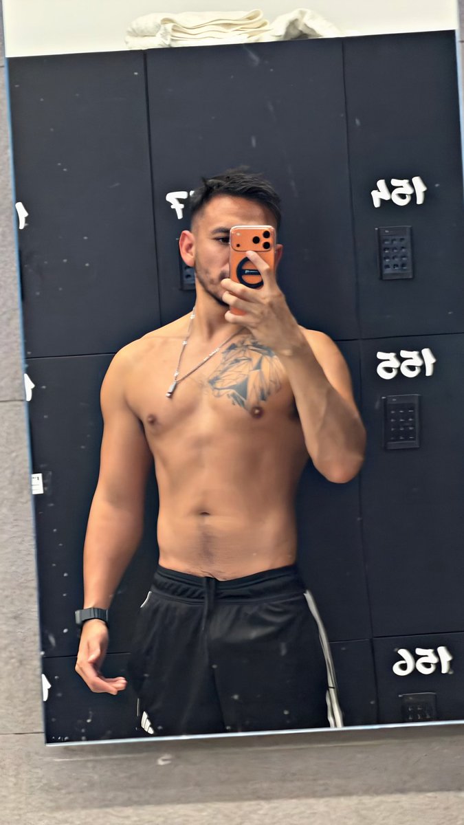 AngelHdz30_'s tweet photo. A falta de un cardio 😈 pues una mano 👋🏻 https://t.co/kf4vMJYYck
