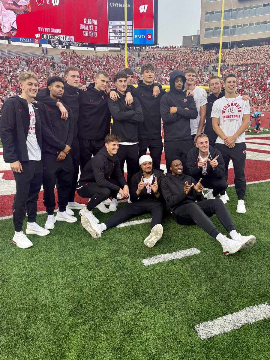 Biggest cheer of the day at Camp Randall? 

Wisconsin Men's Hoops. 

#Badgers