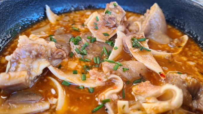 ¿Domingo de “picoteo” por Retiro? Tenemos 4 selecciones de 5 Mejores Tabernas. 
3. RETIRO-IBIZA
Barrio Húmedo
Hermanos Vinagre
Kulto
La Retasca
Rafa
PARA NO EQUIVOCARSE.  http.s://www.los5mejores.com/tabernas/tapasporbarriosyzonas/retiro_ibiza/#menulocal