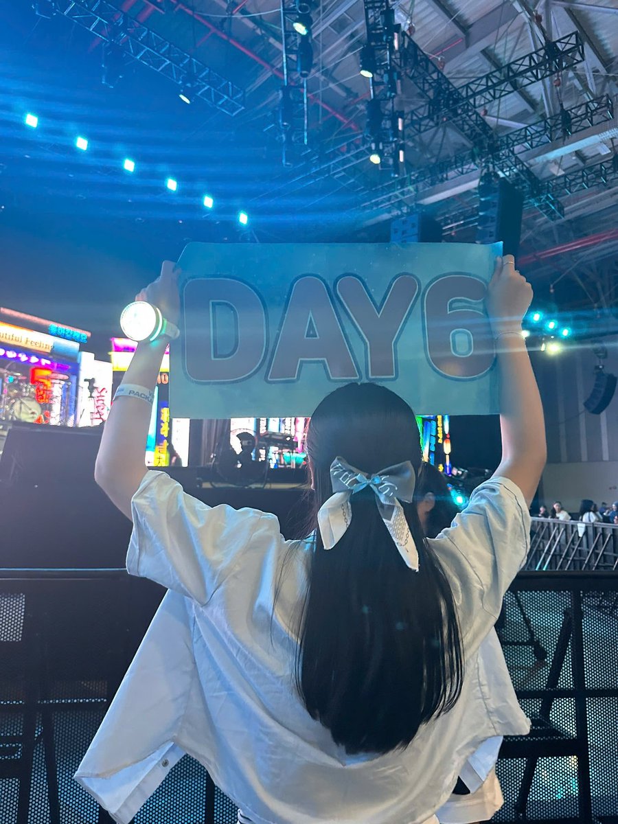 linh. 💛 tweet media