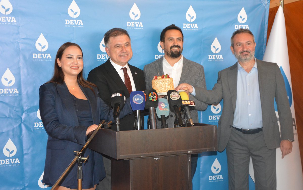 Hafta sonuna İzmir’de başladık. #İZMİR İl Başkanımız <a href="/aybaruygur/">Aybar UYGUR</a> ve yeniden oluşan yönetim kurulunun basınla buluşma programına GMYK Üyemiz Serap Karaosmanoğlu, GM Disiplin Kurulu Üyemiz <a href="/abdullahkaya02/">Abdullah KAYA</a>, Ege bölge koordinatörümüz <a href="/bekirkirar20/">Bekir KIRAR</a>, Aydın İl Başkanımız <a href="/uzdu/">Osman Yasin UZDU</a> ve Manisa