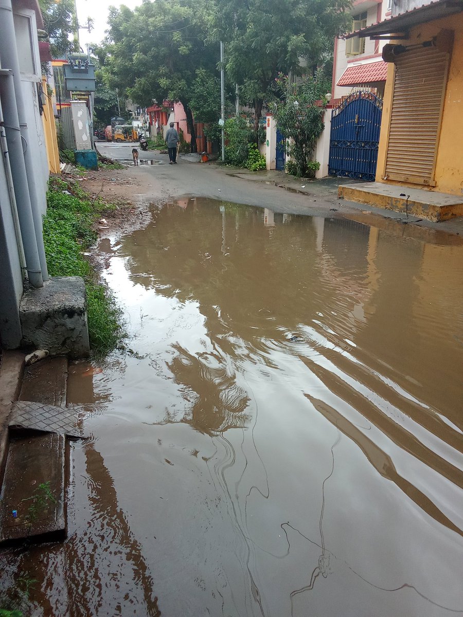 shoban08041997's tweet photo. @CMOTamilnadu @CHN_Metro_Water @chennaicorp urgent attention needed! Broken rainwater drains in Kolathur Vetri Nagar, Sugan Raj Street have not been rectified despite repeated complaints. Students, commuters, and aged people are struggling. #ChennaiFloods #Kolathur https://t.co/GwqLneDRkR
