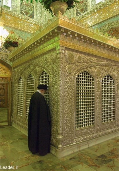 صلواتی بفرستیم به امام رضا جانمون🌹
اللهم صل علی علی ابن موسی الرضا المرتضی الامام التقی النقی و حجتک علی من فوق الارض و من تحت الثری الصدیق الشهید صلاة كثيرة تامة زاكية متواصلة متواترة مترادفه كافضل ما صليت على احد من اوليائك