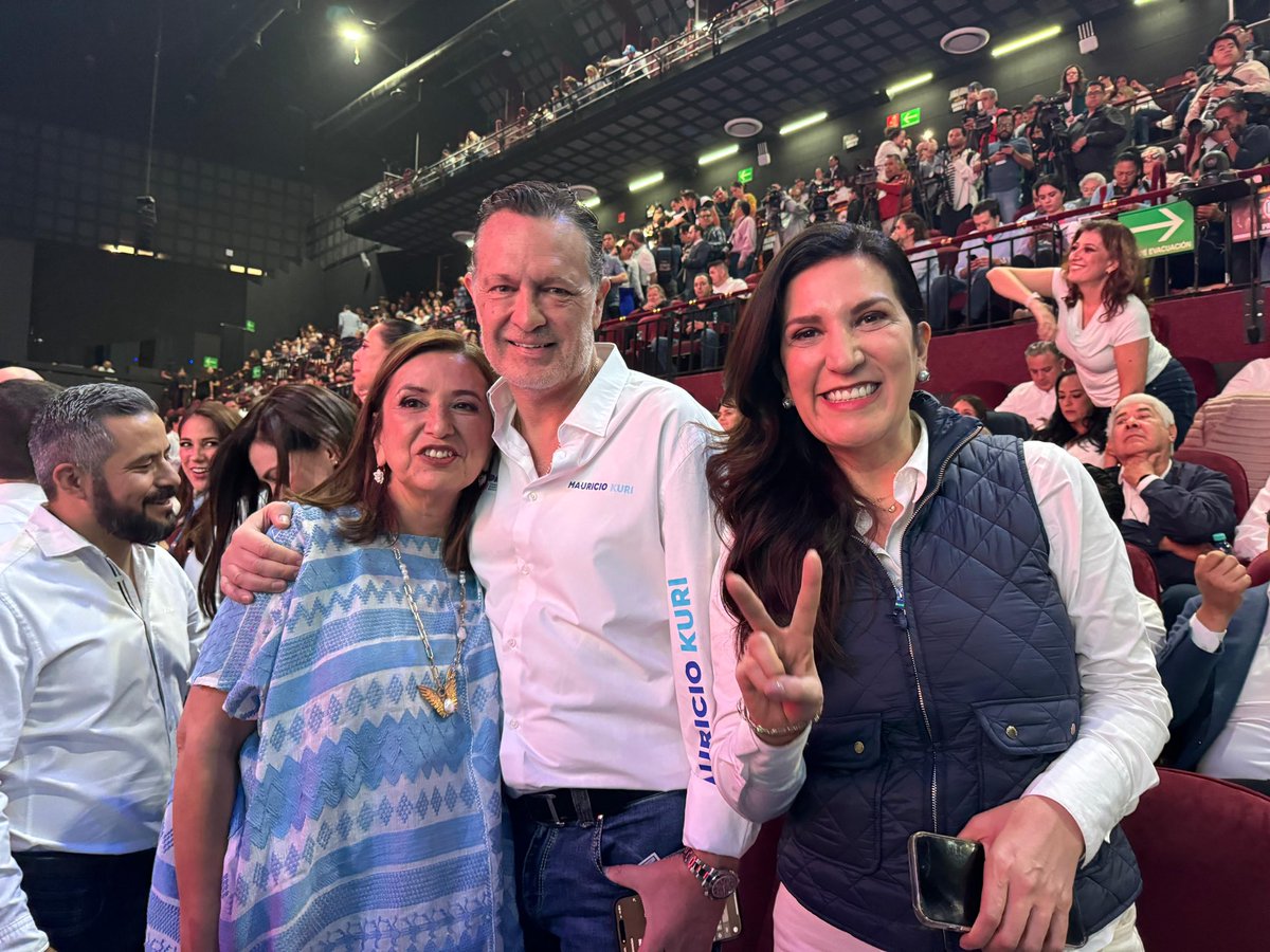 Xóchitl Gálvez Ruiz (@xochitlgalvez) on Twitter photo Un gusto saludar a panistas de todo el país. 
Celebro que el PAN se abra a los ciudadanos sin partido, pero sobre todo a los jóvenes que buscan participar en política.
Me llena de esperanza que <a href="/AccionNacional/">Acción Nacional</a> se comprometa con defender la patria, la familia y la libertad. Un gusto saludar a panistas de todo el país. 
Celebro que el PAN se abra a los ciudadanos sin partido, pero sobre todo a los jóvenes que buscan participar en política.
Me llena de esperanza que <a href="/AccionNacional/">Acción Nacional</a> se comprometa con defender la patria, la familia y la libertad.