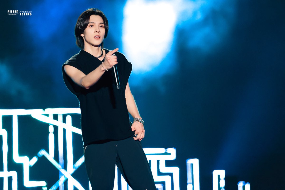 AILEEN_L5T7A6's tweet photo. 【20230826】 NCT NATION
It was like computer wallpaper.
#HENDERY #黄冠亨 #헨드리
#WayV #웨이션브이 #NCT #nct #威神V
#nctnation https://t.co/qbM9RNg1c4