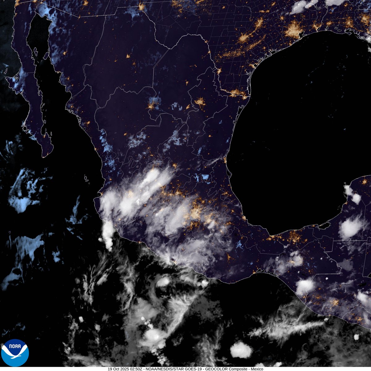 Actualización 9:00 p.m.

Imágenes de satélite visibles muestran amplia nubosidad en Jalisco 

Nubes con potencial de generar lluvias en las regiones:

Altos
Ciénega
Sur
Sureste
Costa Sur
Sierra de Amula 
Sierra Occidental

No se descartan episodios de lluvias en la noche