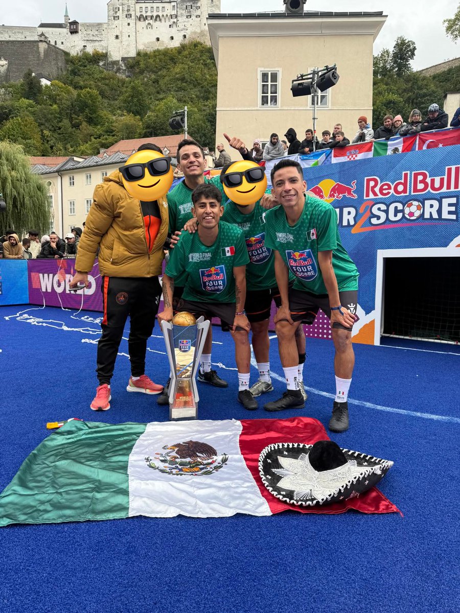 Ojito con estos tres jugadores del peluche que en un futuro los quiero en pio 😃